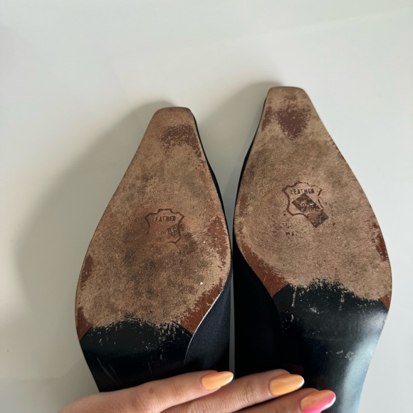 Stuart Weitzman Low Black Pointed Toe Heels - Picture 12 of 13